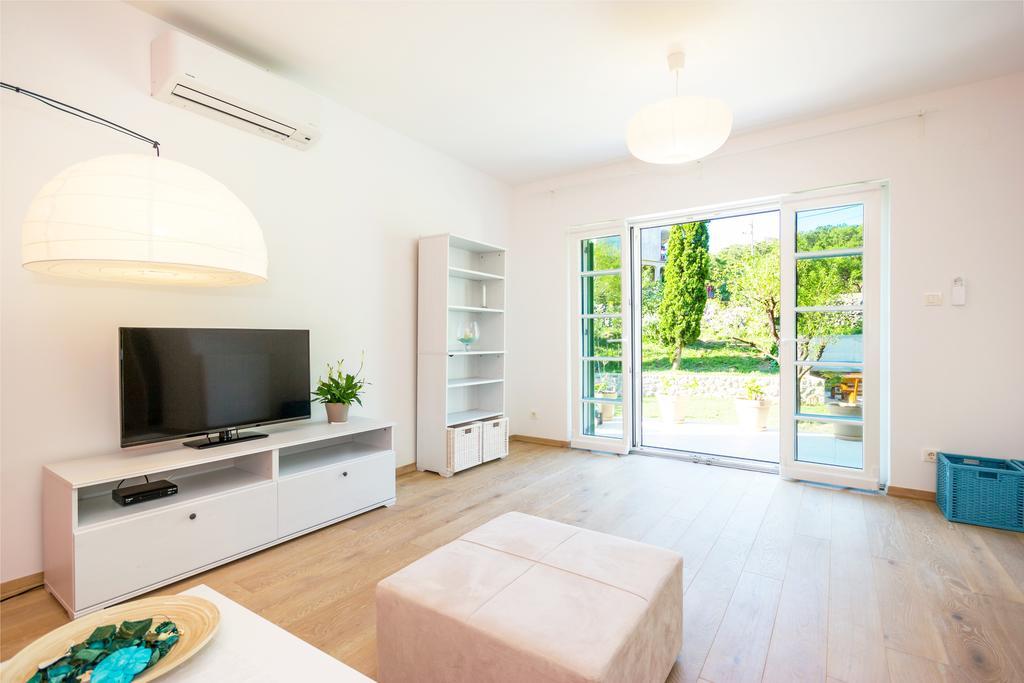 Apartment Barbina Kaštelina Sveti Juraj Bagian luar foto