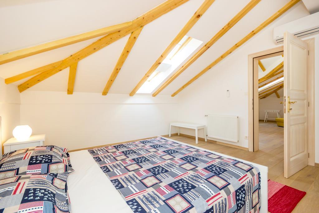 Apartment Barbina Kaštelina Sveti Juraj Ruang foto