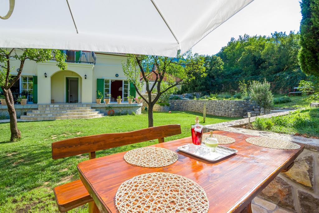 Apartment Barbina Kaštelina Sveti Juraj Ruang foto