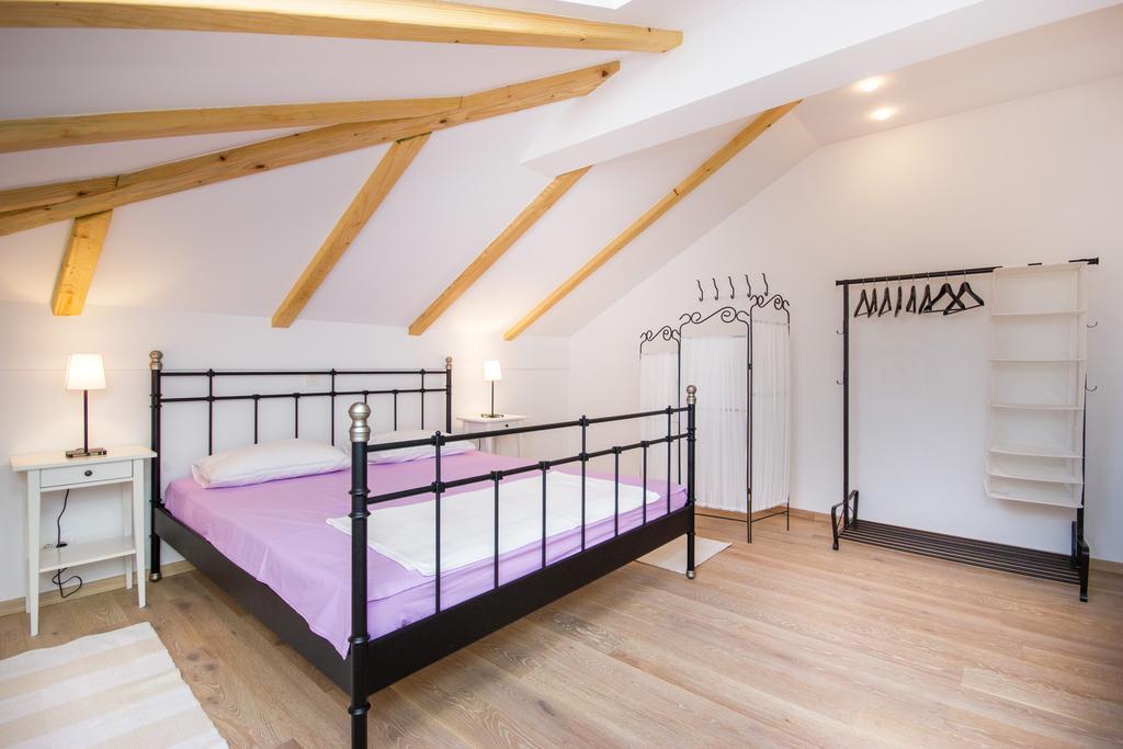 Apartment Barbina Kaštelina Sveti Juraj Ruang foto