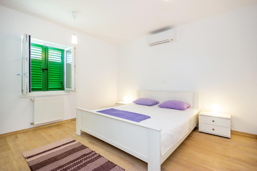 Apartment Barbina Kaštelina Sveti Juraj Bagian luar foto