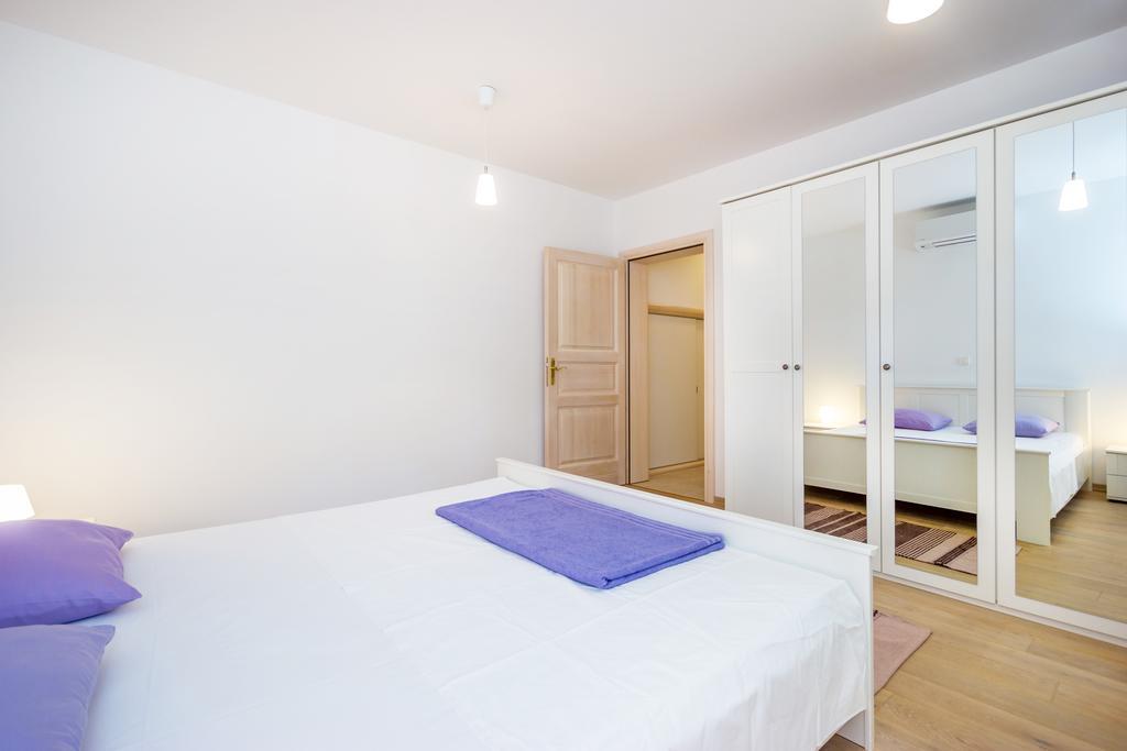 Apartment Barbina Kaštelina Sveti Juraj Ruang foto