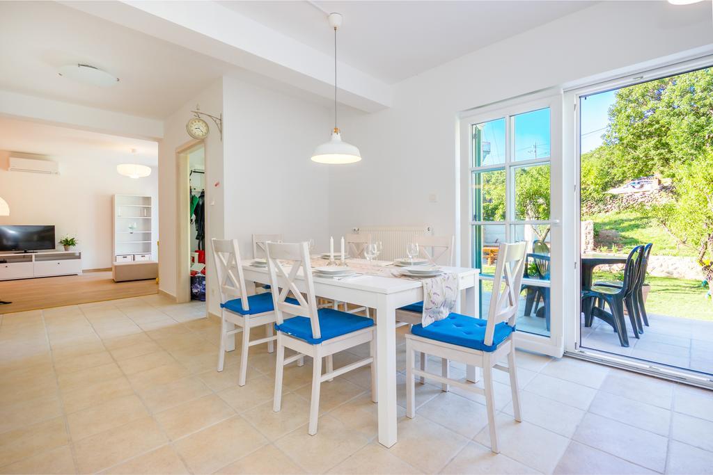 Apartment Barbina Kaštelina Sveti Juraj Ruang foto
