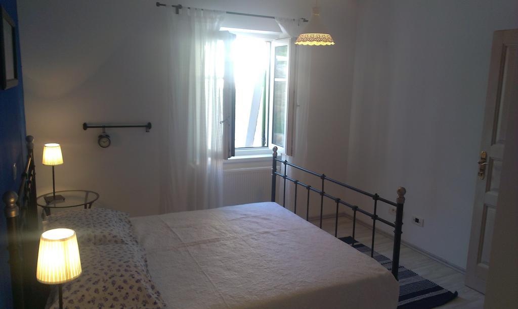 Apartment Barbina Kaštelina Sveti Juraj Ruang foto