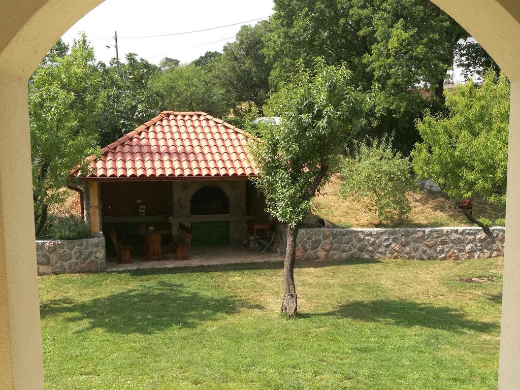 Apartment Barbina Kaštelina Sveti Juraj Bagian luar foto